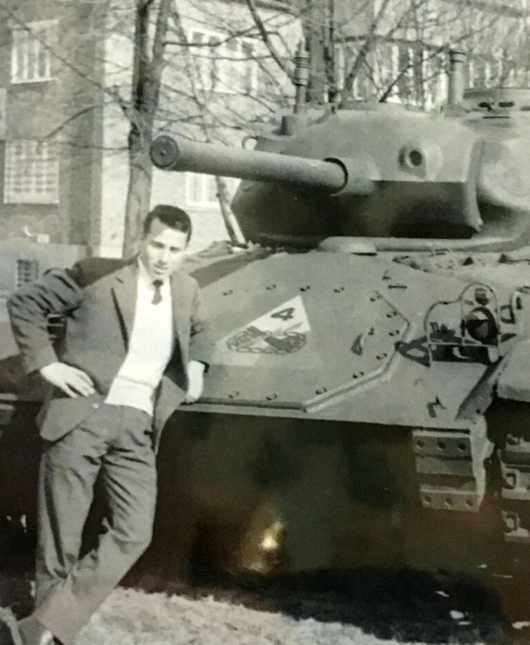 Robert Benvin: Tank